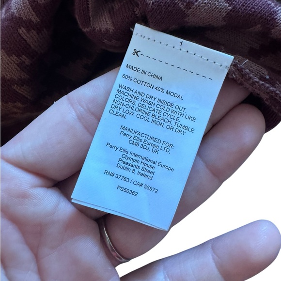 NWT Perry Ellis Men's Houndstooth Crewneck Sweater - Brown/Maroon - Picture 5 of 5